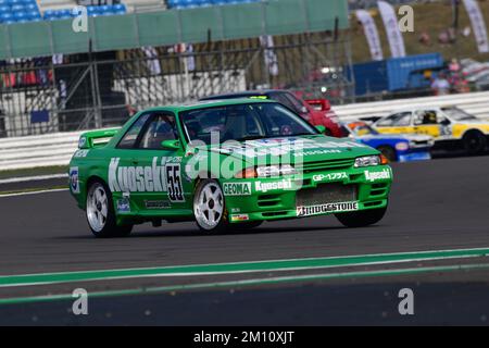 Andy Middlehurst, Nissan Skyline, un'impressionante griglia per il Tony Dron Memorial Trophy per MRL Historic Touring Cars, una gara di 45 minuti su tutta la Gra Foto Stock