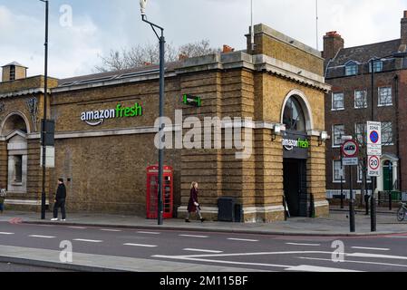 Un negozio di prodotti freschi Amazon, Islington, Londra, Regno Unito Foto Stock