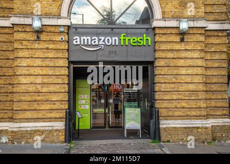 Un negozio di prodotti freschi Amazon, Islington, Londra, Regno Unito Foto Stock