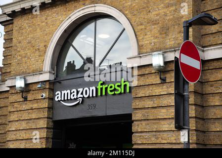 Un negozio di prodotti freschi Amazon, Islington, Londra, Regno Unito Foto Stock