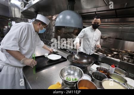 Man ho Chinese Restaurant Executive Chinese Chef Jayson Tang, al Man ho Chinese Restaurant nel JW Marriott Hotel di Admiralty. 17NOV22 SCMP / Jonathan Wong Foto Stock