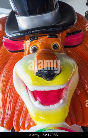 Inghilterra, East Sussex, Eastbourne, Eastbourne Pier, Plastic Leo the Lion Head Foto Stock