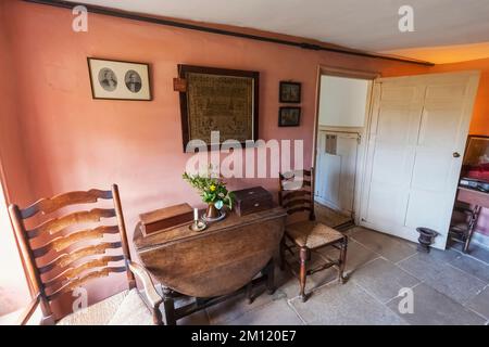 Inghilterra, Dorset, Dorchester, Hardy's Cottage, Ligher Bockhampton Village, Luogo di nascita dell'autore inglese Thomas Hardy, Interior View of the Parlour Foto Stock