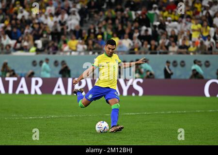 Doha, Catar. 09th Dec, 2022. Casemiro durante una partita tra Croazia e Brasile, valida per i quarti di finale della Coppa del mondo, tenutasi presso l'Education City Stadium di Doha, Qatar. Credit: Richard Callis/FotoArena/Alamy Live News Foto Stock