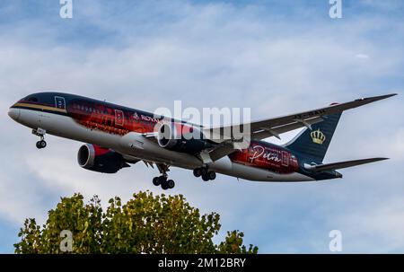 Boeing 787-8 Royal Jordanien Discover Petra Livy arriva all'aeroporto internazionale JFK di New York Foto Stock