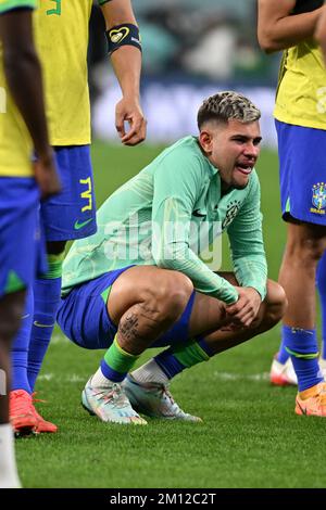 Doha, Catar. 09th Dec, 2022. Bruno Guimarães durante la partita tra Croazia e Brasile, valida per i quarti di finale della Coppa del mondo, che si tiene presso l'Education City Stadium di Doha, Qatar. Credit: Richard Callis/FotoArena/Alamy Live News Foto Stock