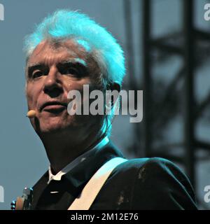 Il Bonnaroo Music and Arts Festival - David Byrne e St Vincent in concerto Foto Stock