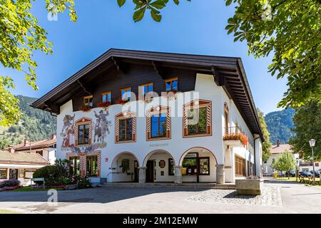 Municipio, Haus des Gastes, Lüftlmalerei, Bayrischzell, alta Baviera, Baviera, Germania, Europa Foto Stock