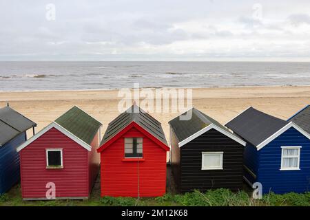 Southwold Regno Unito 23, novembre 2022 Colourful Beach capanne a Southwold Suffolk Foto Stock