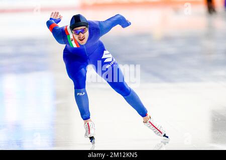 CALGARY, CANADA - 9 DICEMBRE: Francesco Betti d'Italia gareggia sul gruppo B maschile 1500m durante la ISU Speed Skating World Cup 3 il 9 dicembre 2022 a Calgary, Canada (Foto di Andre Weening/Orange Pictures) Credit: Orange Pics BV/Alamy Live News Foto Stock