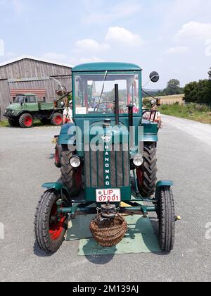 vecchio trattore verde hanomag Foto Stock