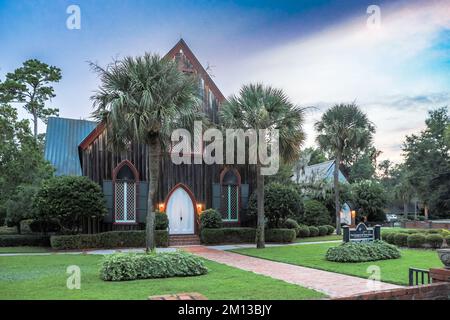 La storica Chiesa della Croce a Bluffton, South Carolina durante il giorno Foto Stock