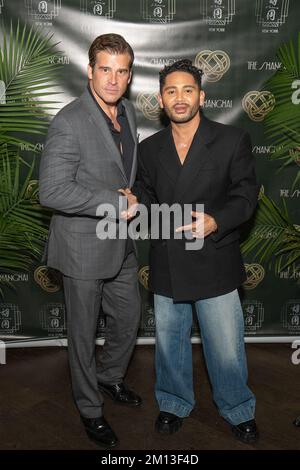 Jack Hartnett e Isaac Boots partecipano all'apertura della Shanghai Lounge e al compleanno di Candace Bushnell a Hutong a New York, NY il 8 dicembre 2022 (Photo by David Warren /Sipa? USA) Credit: Sipa USA/Alamy Live News Foto Stock