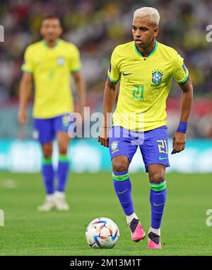 Al Rayyan, Qatar. 09th Dec, 2022. 9th dicembre 2022: Education City Stadium, al Rayyan, Qatar: Coppa del mondo FIFA, quarti di finale, Croazia contro Brasile: Rodrygo del Brasile Credit: Action Plus Sports Images/Alamy Live News Foto Stock