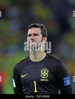 Al Rayyan, Qatar. 10th Dec, 2022. 9th dicembre 2022: Education City Stadium, al Rayyan, Qatar: Coppa del mondo FIFA, quarti di finale, Croazia contro Brasile: Alisson del Brasile Credit: Action Plus Sports Images/Alamy Live News Foto Stock