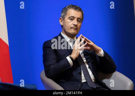 Sollies Pont, Francia. 09th Dec, 2022. Gerald Darmanin Ministro degli interni e dei territori d'oltremare è visto durante l'incontro. Gerald Darmanin incontra a Sollies-Pont (Var) i membri dell'associazione dei sindaci del Var e i rappresentanti eletti locali per lanciare la grande concertazione relativa alla creazione di 200 brigate di Gendarmerie Nazionale su tutto il territorio nazionale. Credit: SOPA Images Limited/Alamy Live News Foto Stock