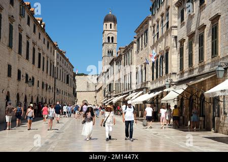 Stradun, una strada principale a piedi in Dubrovnik Croazia Foto Stock