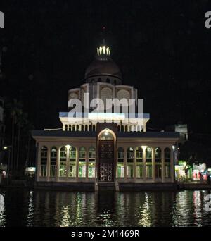 Preghiera di Maij Bhandari e Mahfil Darber Sharif Foto Stock