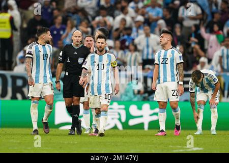 Lusail, Qatar. 10th Dec, 2022. 10 dicembre 2022: LUSAIL, QATAR - 9 DICEMBRE: I giocatori argentini reagiscono tristezza durante la Coppa del mondo FIFA Qatar 2022 quarto finale partita tra Paesi Bassi e Argentina al Lusail Stadium il 09 dicembre 2022 a Lusail, Qatar. (Credit Image: © Florencia Tan Jun/PX Imagens via ZUMA Press Wire) Credit: ZUMA Press, Inc./Alamy Live News Foto Stock