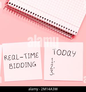 Testo scritto a mano Offerta in tempo reale. Foto concettuale Compra e vendi l'inventario pubblicitario tramite aste istantanee Foto Stock