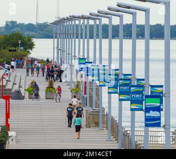 Il lungofiume sul fiume Detroit nella città di Detroit, Michigan, Stati Uniti. Foto Stock