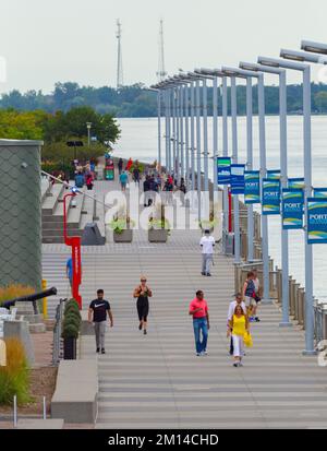 Il lungofiume sul fiume Detroit nella città di Detroit, Michigan, Stati Uniti. Foto Stock