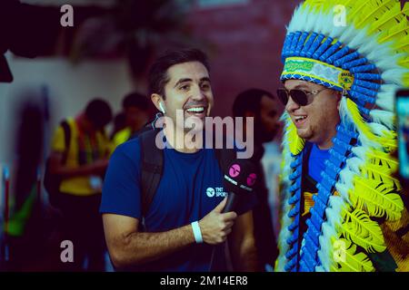 Brasiliano, sudcoreano tifosi di calcio in qatar 2022 Coppa del mondo 11-12-2022-Doha Qatar Foto Stock