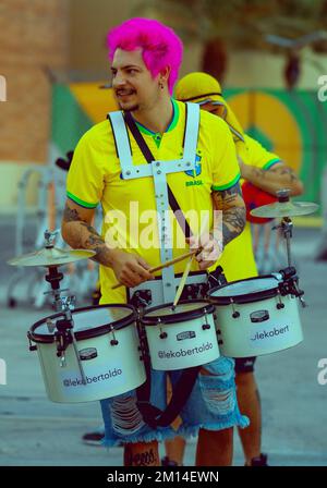 Brasiliano, sudcoreano tifosi di calcio in qatar 2022 Coppa del mondo 11-12-2022-Doha Qatar Foto Stock