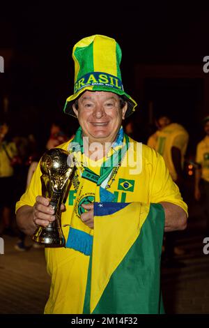 Brasiliano, sudcoreano tifosi di calcio in qatar 2022 Coppa del mondo 11-12-2022-Doha Qatar Foto Stock