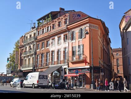 L'Hotel des Beaux Arts, un grande edificio del C19th in mattoni rossi e arenaria rosa di Tolosa, la ville rouge, dettagli classici, hotel boutique Foto Stock