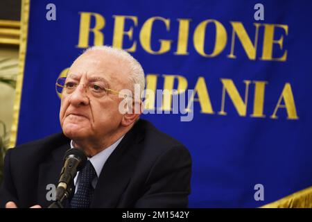 Napoli, Campania, Italia. 9th Dec, 2022. Governatore della Regione Campania, Vincenzo De Luca, durante la visita del Ministro degli Affari regionali e dell'autonomia, Roberto Calderoli, il palazzo della Regione Campania a Napoli. (Credit Image: © Pasquale Gargano/Pacific Press via ZUMA Press Wire) Foto Stock