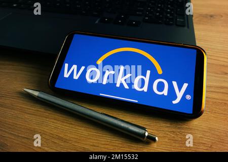 KONSKIE, POLONIA - 17 settembre 2022: Logo Workday visualizzato sullo schermo dello smartphone in ufficio. Workday, Inc., è un americano on-demand (basato su cloud) Foto Stock