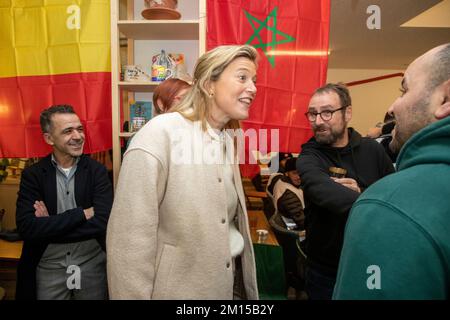 Anversa, Belgio. 10th Dec, 2022. Il Ministro degli interni Annelies Verlinden ha illustrato nel corso di un incontro tra il Ministro Verlinden, la polizia, il Consiglio dei giovani fiammingo, i delegati e i volontari delle organizzazioni giovanili nel quadro delle discussioni sul mantenimento della calma durante le partite dei Mondiali, sabato 10 dicembre 2022, ad Anversa. Ad Anversa esiste un'iniziativa unica tra le organizzazioni giovanili, i mediatori, i volontari e la polizia, in cui si impegnano a dialogare insieme per mantenere la calma durante le partite. FOTO DI BELGA NICOLAS MAETERLINCK Credit: Belga News Agency/Alamy Live News Foto Stock