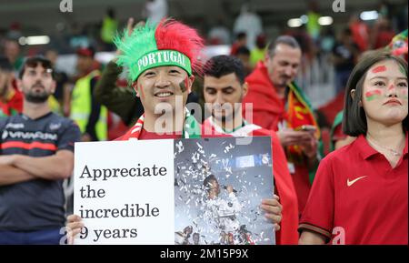Doha, Katar. 10th Dec, 2022. Primo : 10.12.2022, Calcio, COPPA DEL mondo FIFA 2022 QATAR, Coppa del mondo 2022 Qatar, Coppa del mondo 2022 Qatar, Quarterfinals, Marocco - TIFOSI del Portogallo, PORTOGALLO/dpa/Alamy Live News Foto Stock