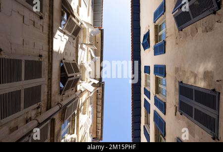 Edifici a Bayonne, Pirenei Atlantici, Nouvelle-Aquitaine, Francia. Foto Stock