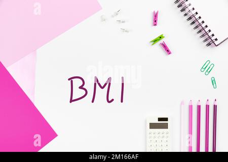 Scrittura testo BMI. Metodo di idea di affari di stima dei livelli grassi corporei basato sul peso e l'altezza Foto Stock