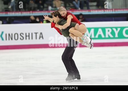 Torino, Italia. 10th Dec, 2022. Madison Chock/Evan Bates (USA) durante il Gran Premio di Pattinaggio su ghiaccio di Danza di Figura finale Torino 2022 (Italia) Credit: Independent Photo Agency/Alamy Live News Foto Stock
