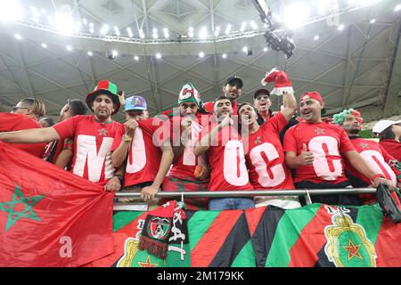 Doha, Katar. 10th Dec, 2022. Primo : 10.12.2022, Calcio, COPPA DEL mondo FIFA 2022 QATAR, Coppa del mondo 2022 Qatar, Coppa del mondo 2022 Qatar, Quarterfinals, Marocco - Portogallo Fans Marocco Credit: dpa/Alamy Live News Foto Stock