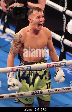 Leeds, Regno Unito. 11th Dec, 2022. First Direct Arena Leeds, Leeds, West Yorkshire, 10th dicembre 2022. Josh Warrington durante la lotta tra Josh Warrington e Luis Alberto Lopez per il titolo IBF World Featherweight. Credit: Touchlinepics/Alamy Live News Foto Stock