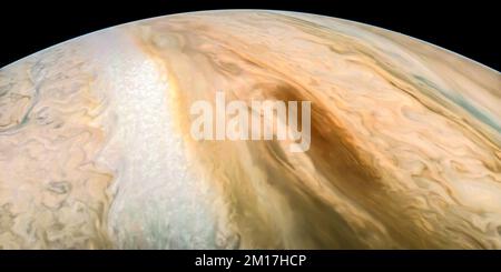 Un ovale marrone chiamato anche chiatta marrone dalla cintura equatoriale di Giove visto dallo spazio esterno. Ottimizzato digitalmente. Elementi di questa immagine forniti dalla NASA. Foto Stock