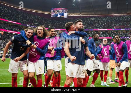 Al Khor, Qatar. 10th Dec, 2022. AL KHOR, QATAR - 10 DICEMBRE: La Francia celebra la vittoria dopo la finale di Coppa del mondo FIFA Qatar 2022 quarto incontro tra Inghilterra e Francia al Bayt Stadium, il 10 dicembre 2022 a al Khor, Qatar.(Photo by Florencia Tan Jun/Pximages) Credit: PX Images/Alamy Live News Foto Stock