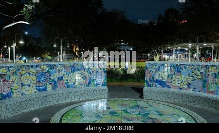 Market Square Park nel centro di Houston di notte - HOUSTON, STATI UNITI - 02 NOVEMBRE 2022 Foto Stock