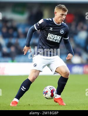 Zian Flemming di Millwall in azione durante la partita del campionato Sky Bet al Den, Londra. Data immagine: Sabato 10 dicembre 2022. Foto Stock