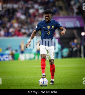 Doha, Qatar. 10th Dec, 2022. Aurelien Tchouameni (fra) Inghilterra - Francia Inghilterra - Frankreich World Cup 2022 in Qatar 10.12.2022 Credit: Moritz Muller Foto Stock