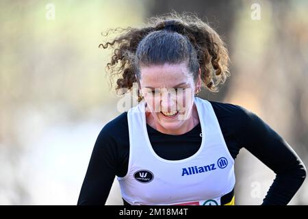 Piemonte, Italia. 11th Dec, 2022. Sale belghe Lisa raffigurate in azione durante la gara femminile ai Campionati europei di fondo, in Piemonte, Italia, domenica 11 dicembre 2022. FOTO DI BELGA JASPER JACOBS Credit: Belga News Agency/Alamy Live News Foto Stock