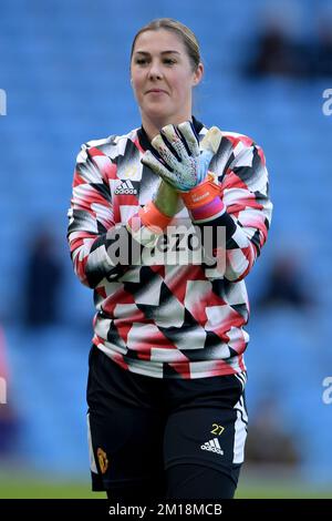 Etihad Stadium, Manchester, Regno Unito. 11th Dec, 2022. Super League Football femminile, Manchester City contro Manchester United; Mary Earps, portiere del Manchester United, si riscalda prima del calcio d'inizio Credit: Action Plus Sports/Alamy Live News Foto Stock