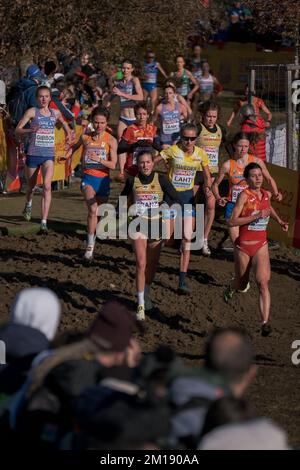 TORINO, ITALIA - DICEMBRE 11: Silke Jonkman dei Paesi Bassi gareggia nella Senior Women Race durante i Campionati europei di fondo il 11 Dicembre 2022 a Torino (Foto di Federico Tarito/BSR Agency) Credit: BSR Agency/Alamy Live News Foto Stock