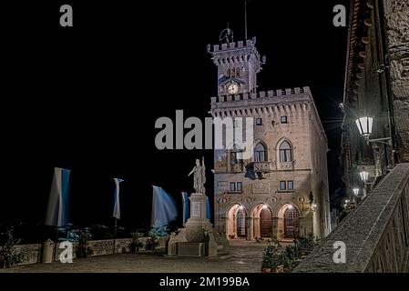 San Marino di notte Foto Stock