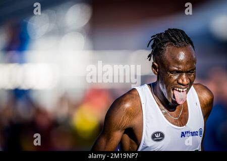 Il belga Isaac Kimeli ha ritratto dopo la gara maschile ai Campionati europei di fondo, in Piemonte, Italia, domenica 11 dicembre 2022. FOTO DI BELGA JASPER JACOBS Foto Stock