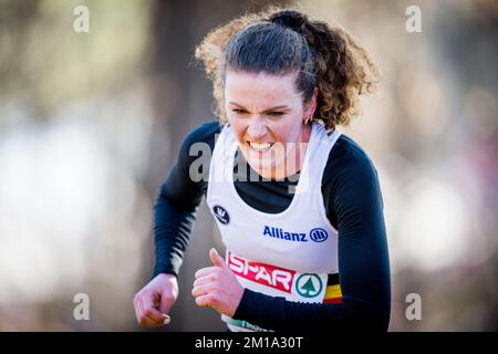 Sale belghe Lisa raffigurate in azione durante la gara femminile ai Campionati europei di fondo, in Piemonte, Italia, domenica 11 dicembre 2022. FOTO DI BELGA JASPER JACOBS Foto Stock